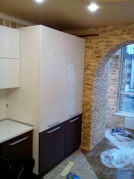 Кухня фасади білий глянець / коричневий глянець 1320 фото